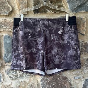 Athleta Brooklyn Lumen Floral Black Printed Shorts size 16